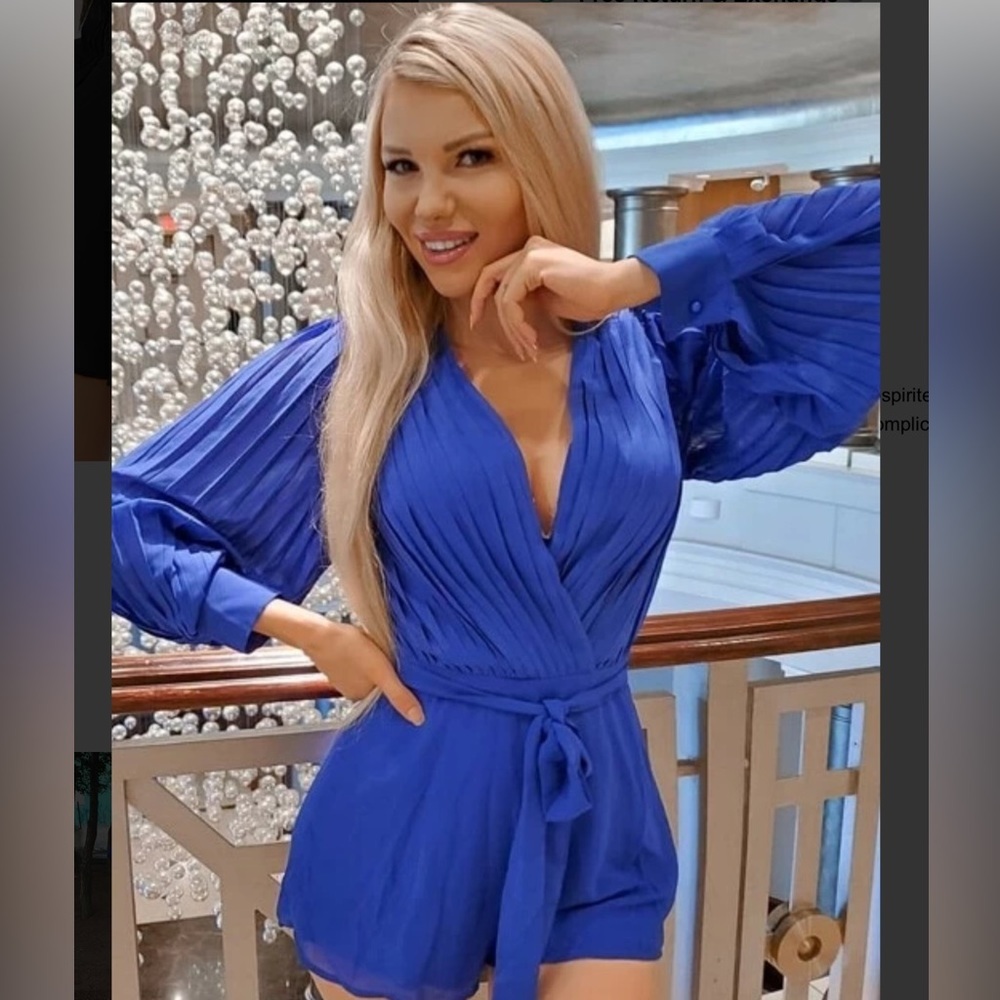 Shein Women’s Blue Emory Rose Plunging Neck Pleated Lantern Sleeve Romper Sz S
